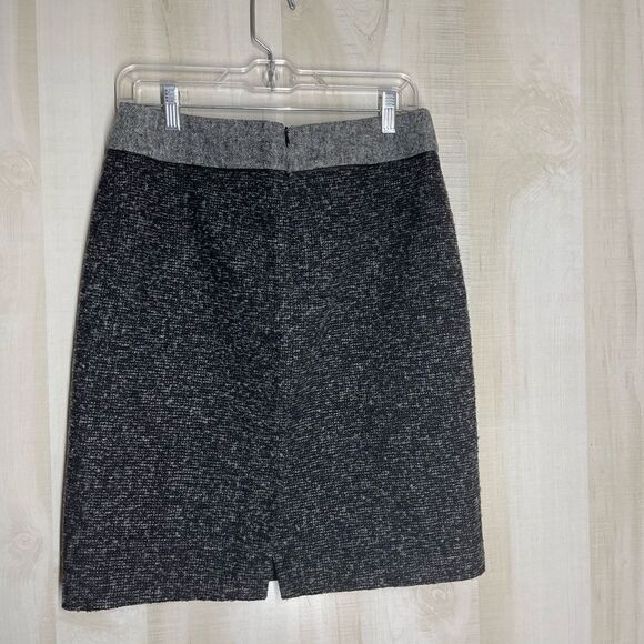 Liz Claiborne gray wool skirt above the knee, size 6 - Picture 8 of 11